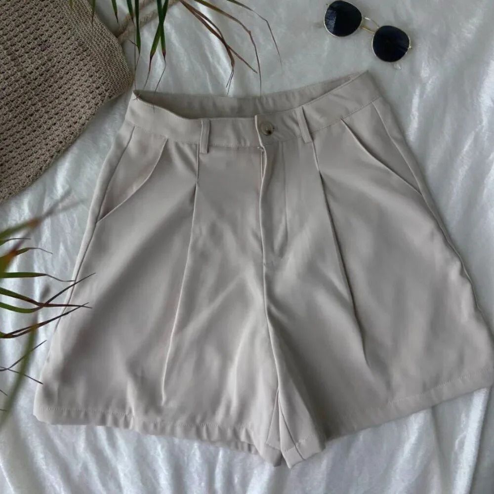 NWT DAZY Slant Pocket Plicated Detail Wide Leg Shorts  Size M
